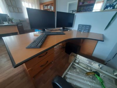 Лот: 20569963. Фото: 1. Стол офисный компьютерный 2. Компьютерные и письменные столы