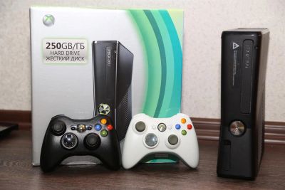 Лот: 3614354. Фото: 1. Продам XBox 360 Slim 250 Gb, Freeboot... Игровые приставки, консоли