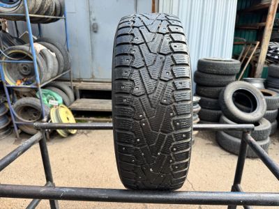 Лот: 25667070. Фото: 1. (1шт.) 215-65-16 Pirelli Ice Zero. Шины