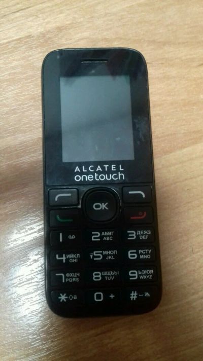 Лот: 12575028. Фото: 1. Мобильный телефон Alcatel One... Кнопочные мобильные телефоны