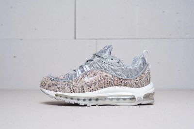 Лот: 11618262. Фото: 1. Кроссовки Nike Air Max 98 x Supreme. Кеды, кроссовки, слипоны