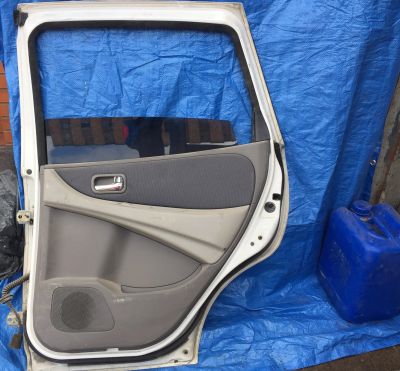 Лот: 15708672. Фото: 1. Дверь боковая Nissan Tino HV10... Кузов