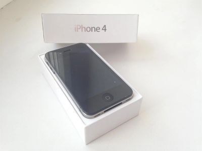 Лот: 3592125. Фото: 1. iphone 4 8gb black - [Полный комплект... Смартфоны