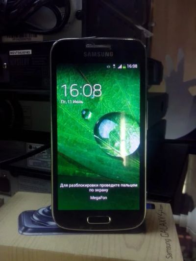 Лот: 4285902. Фото: 1. *****Samsung S4 zoom 4.3 8 gb... Кнопочные мобильные телефоны