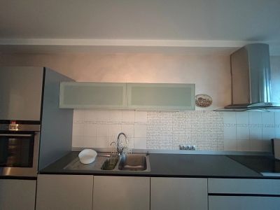 Лот: 25898971. Фото: 1. Тумба подвесная 2 штук. С доводчиками. Тумбы