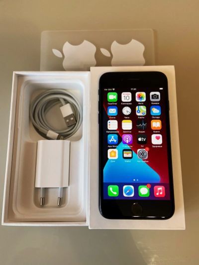 Лот: 17758627. Фото: 1. iPhone 7 32Gb Black Идеальный. Смартфоны