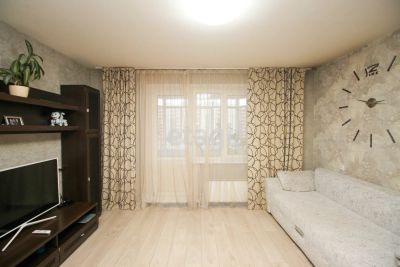 Лот: 20762000. Фото: 1. Продам 3-комн. кв. 74.7 кв.м... Квартиры, студии
