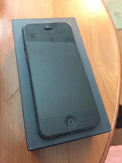 Лот: 8279779. Фото: 1. iPhone 5 32gb iOS 6.12. Jb установлен... Смартфоны