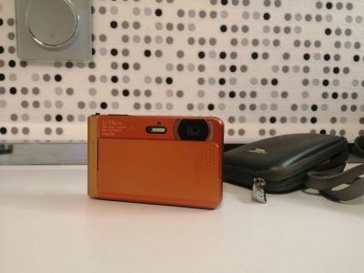Лот: 18246226. Фото: 1. Компактный фотоаппарат Sony cyber-shot... Цифровые компактные