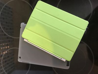 Лот: 12040361. Фото: 1. Чехол SmartCover зеленый для iPad... Чехлы, бамперы