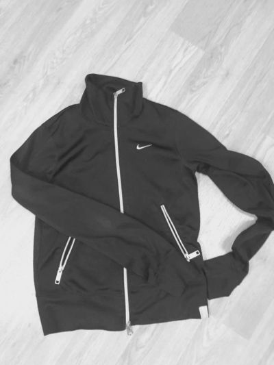 Лот: 7456135. Фото: 1. Свитшот Nike оригинал. Пиджаки, жакеты, жилеты