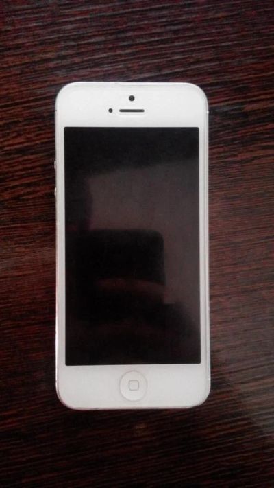Лот: 7959485. Фото: 1. IPhone 5 32 gb white. Смартфоны