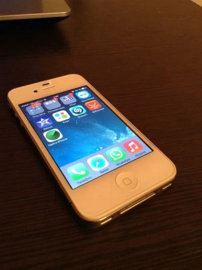 Лот: 6566882. Фото: 1. iPhone 4 8gb белый в идеальном... Смартфоны