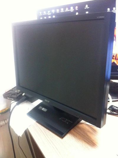 Лот: 4799403. Фото: 1. Монитор 19" Acer V193W. ЖК-мониторы