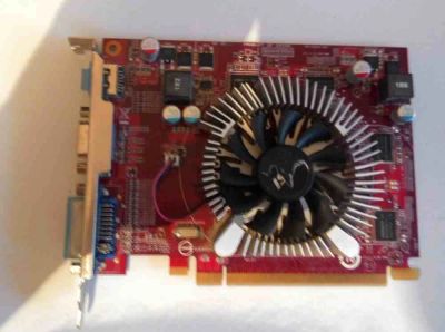 Лот: 4489382. Фото: 1. Видеокарта Radeon 5570 1 Гб игровая. Видеокарты