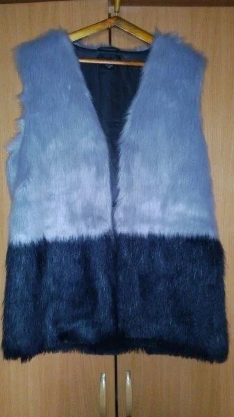 Лот: 11539155. Фото: 1. Жилетка меховая, размер 50. Обмен... Верхняя одежда