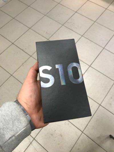 Лот: 15090382. Фото: 1. Смартфон Samsung Galaxy S10 128Gb... Смартфоны