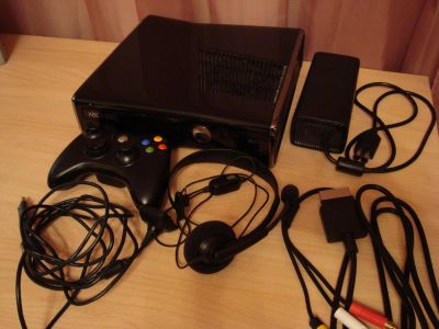 Лот: 4680043. Фото: 1. Microsoft Xbox 360 slim 250 Gb... Игровые приставки, консоли
