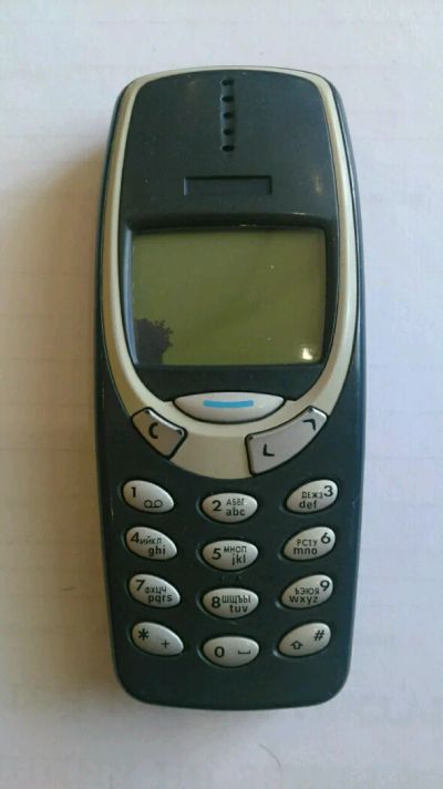 Лот: 7568960. Фото: 1. Nokia 3310 с пятном на экране. Кнопочные мобильные телефоны