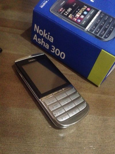 Лот: 5451380. Фото: 1. Nokia Asha 300 Новая в коробке... Смартфоны