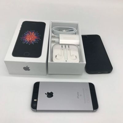 Лот: 13150924. Фото: 1. iPhone SE 32GB (Space Gray) РСТ. Смартфоны