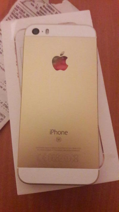 Лот: 8626320. Фото: 1. iPhone SE 64Gb Gold, на гарантии... Смартфоны