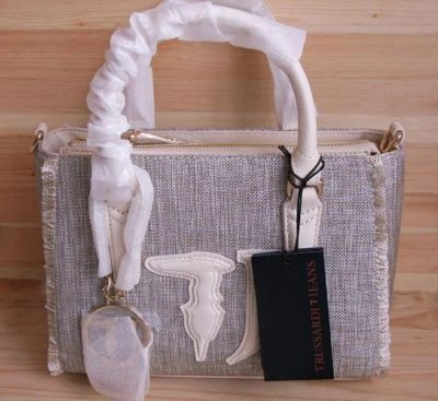 Лот: 12655671. Фото: 1. Продам женскую сумку trussardi. Сумки