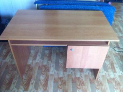 Лот: 4525655. Фото: 1. Стол письменный (продажа,обмен... Другое (офисная мебель и домашние кабинеты)