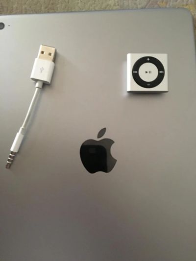 Лот: 7843888. Фото: 1. Apple iPod shuffle 4 2гб. Плееры