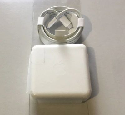 Лот: 14806685. Фото: 1. Зарядное MacBook Apple 61W USB-C... Шлейфы, кабели, переходники