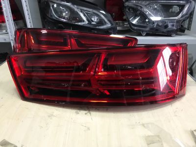 Лот: 25639537. Фото: 1. Задний правый фонарь Audi Q7... Оптика и освещение