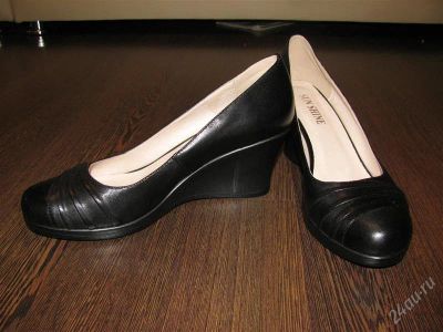Лот: 2595082. Фото: 1. Туфли новые 40 р-р. Туфли