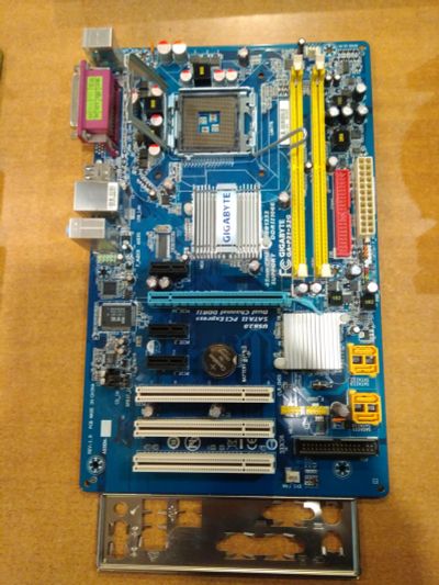 Лот: 15913265. Фото: 1. материнская плата Gigabyte Ga-P31-s3g... Материнские платы