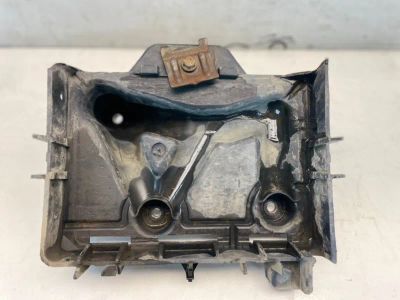Лот: 22459730. Фото: 1. подставка под АКБ Volkswagen Polo... Другое (автозапчасти)