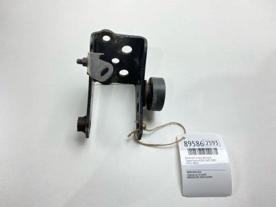 Лот: 23320650. Фото: 1. Кронштейн опоры двигателя Toyota... Двигатель и элементы двигателя
