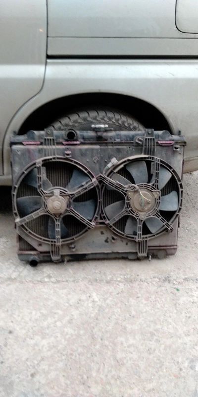 Лот: 15557905. Фото: 1. Радиатор nissan liberty. Двигатель и элементы двигателя