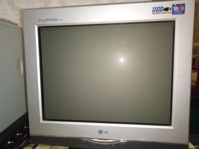 Лот: 15764725. Фото: 1. Монитор Flatron F720P. ЭЛТ-мониторы
