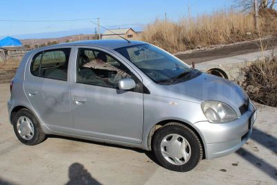 Лот: 7254787. Фото: 1. Toyota Vitz 2001г., 1л. Автомобили