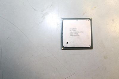 Лот: 8509165. Фото: 1. Процессор Intel '02 Celeron 1... Процессоры