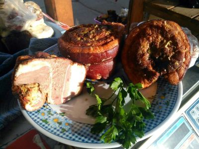 Лот: 10729926. Фото: 1. Рулеты вареные в луковой шелухе. Мясо, птица, яйцо