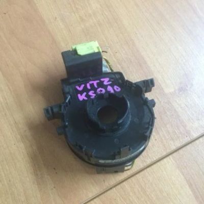 Лот: 9678888. Фото: 1. Шлейф-лента AirBag Toyota VITZ... Кузов