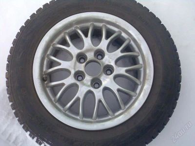 Лот: 147264. Фото: 1. 2 литых диска R15 + КАМА 501 шип... Шины