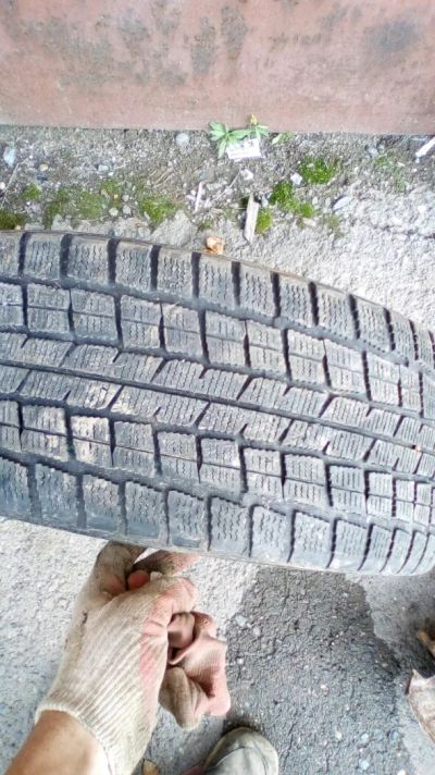 Лот: 11904473. Фото: 1. Goodyear р17 зима. Шины
