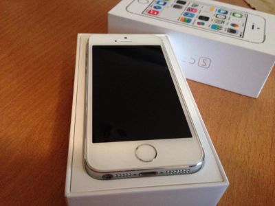 Лот: 4795319. Фото: 1. iPhone 5s 16gb silver РСТ /RU... Смартфоны