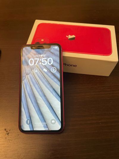 Лот: 20501262. Фото: 1. iPhone 11 red 64 gb. Смартфоны