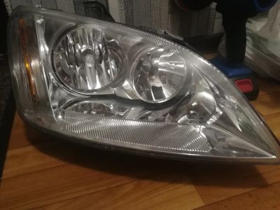 Лот: 18088393. Фото: 1. Фара правая Ford C-max. Оптика и освещение