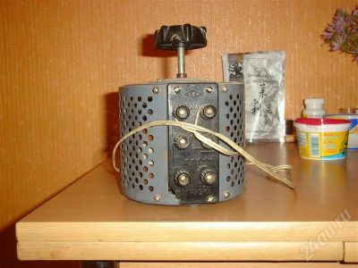 Лот: 491158. Фото: 1. Лабораторный трансформатор ЛАТР... Зарядные устройства, блоки питания для бытовой техники
