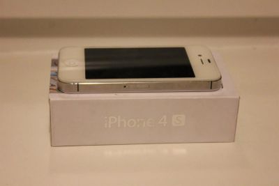 Лот: 3537499. Фото: 1. IPhone 4s(WHITE) в хорошем состоянии... Смартфоны
