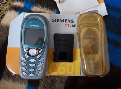 Лот: 9219920. Фото: 1. Телефон Siemens c60. Полный комплект. Кнопочные мобильные телефоны