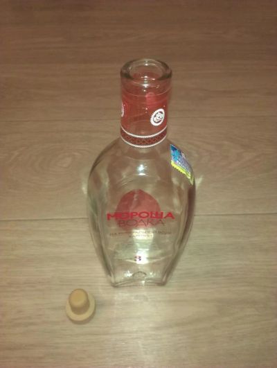 Лот: 4990743. Фото: 1. Бутылка с пробкой 0.5 л. Кружки, стаканы, бокалы